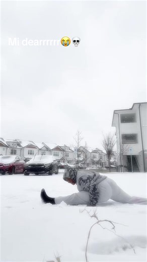 Well done sweetheart well done 😭😂💀#snowday #farrin #contentcreator #bossbabe #jamaicatiktok