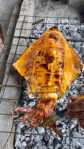 Grilled Skinless Squid with Java rice 🦑🍘🌾 | Madam F-Island life