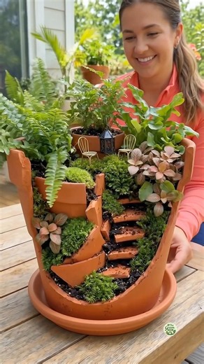 Broken Pot Fairy Garden DIY 🌿🧚 | Amazing Terracotta Planter Idea #fairygarden #planter