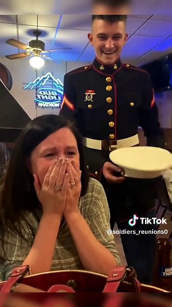 Emotional Soldier Reunions That Will Touch Your Heart