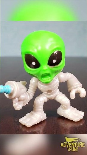 Zuru Smashers Dinos vs Aliens With Alien Ray Gun Blasts! #toys #dinos