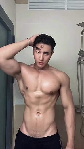 Khoa Vương và Duy Khánh: Hành Trình Yêu Thương