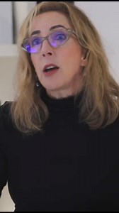 PLEASE STOP 🛑👇📌 Want to remember this for later? hit SAVE🔔 Comment KITCHEN to get those solutions!You guys, the all white kitchen is DEAD 💀 We are so over it! 👋We have some solutions for the all white kitchen PLUS we have some new kitchen trends coming into play. Want to know more? Comment KITCHEN and I’ll DM you the link to the full video. #lisaholt #kitchentrends #allwhitekitchen #whitekitchen #kitchendesign #kitcheninspiration #kitchenideas #losangeles | Lisa Holt