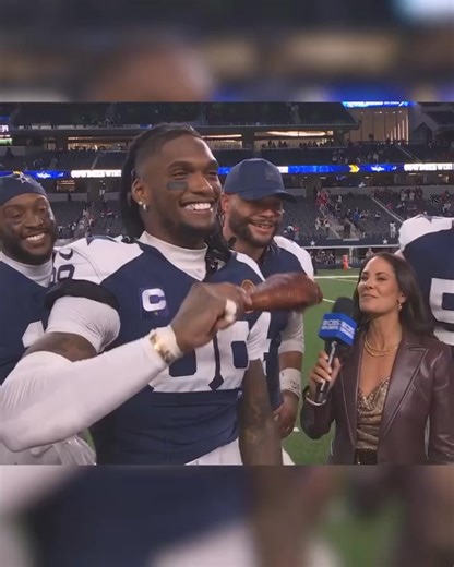 Why did Jake Ferguson grab the turkey like that??? 😭😭 | Cowboys Fans