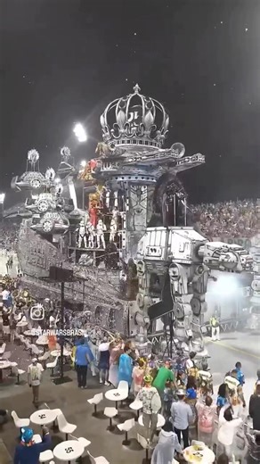 Best Star Wars float EVER | Sci-Fi World