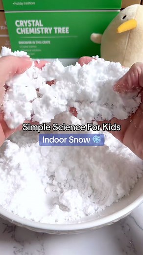 This indoor snow DIY is a great sensory activity for kids that actually feels cold to the touch! ❄️ ✏️ Supplies: - Baking soda - Shaving cream (foamy and sensitive works best) - Bowl - Cookie cutters and decor (optional) 👉 Steps: 1. Pour 1 cup of baking soda into a mixing bowl 2. Add around 1 cup conditioner 3. Mix together well 4. Tip: Add more baking soda if it is too sticky 5. Now you've made cold-to-the-touch indoor snow! ❄️ ⛄️ Find more fun winter activities to try at KiwiCo.com 💚 #kidsac