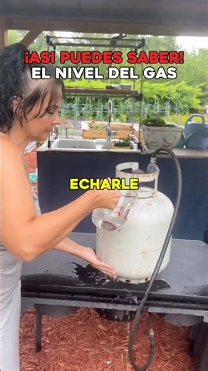 By pouring warm water into your gas tank, you can tell exactly how much is left by hand 💧