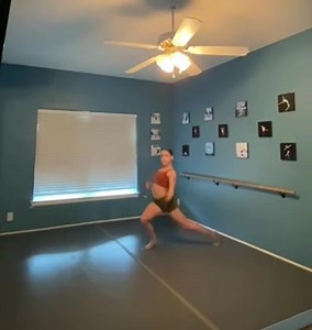 For the month of December, all Virtual 90 min Steps classes are offered for $10! ⭐️ This limited-time deal is perfect for dancers living outside of NYC, those traveling for the holidays, performers off on contracts, or New Yorkers who want to take class without leaving home! *use code: VIRTUALSTEPS At checkout for your $10 Class! #stepsonbroadway #steps #virtualstepsonbroadway #virtual #dance #dancer #worldwide #global | Steps on Broadway