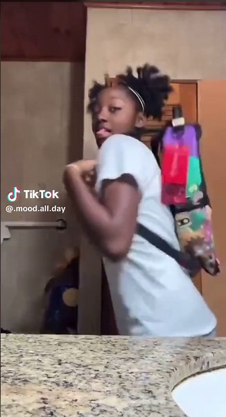 Jamaican TikTok Dances: Swing, Swing, Swingaling!
