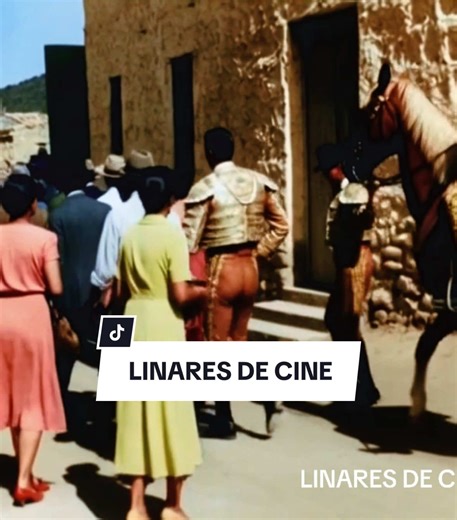 Aledaños de la Plaza de Toros, 28 de agosto de 1947. A partir de una fotografía de Cano, testigo de aquella jornada que marcó a todo un pueblo, la IA nos devuelve un instante detenido en el tiempo. Un trozo de memoria que Linares jamás ha podido —ni querido— olvidar. Un suspiro al pasado…