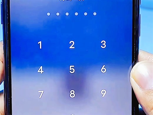 手机锁屏密码忘记了打不开，教你一招，动一下这里，立马就能开机