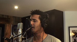 LA VOIX 6 – LES 4 FINALISTES En studio avec Jonathan Freeman pour l’enregistrement de sa chanson «Ouvre-moi. Disponible vendredi! 🎤 | La Voix