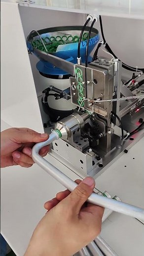 Sealing ring automatic assembly machine