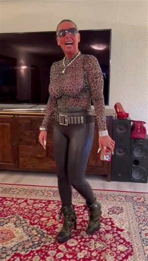 #carlalagerfeld #iloveyoucarlalagerfeld #fyp #queen #trending #grussqueencarla #happy #life #viralvideo #foryou #anotherone #selfmade #tiktoker #influencer #