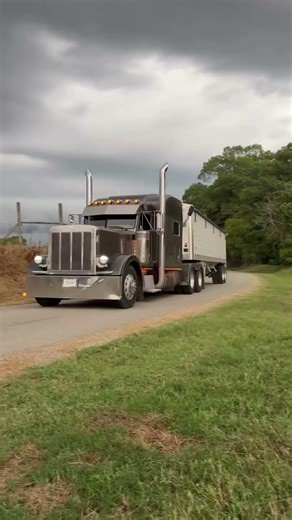 The lovely sound of a Jake brake! #peterbilt #carmackfarms