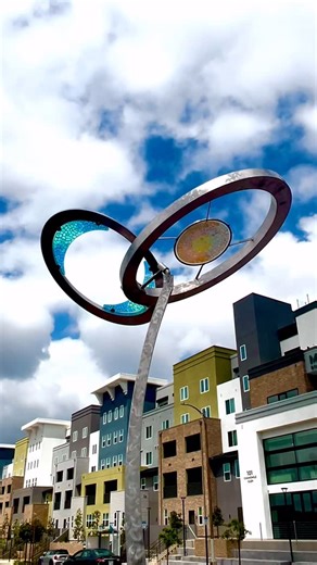 Jeffery Laudenslager on Instagram: "Collaborative kinetic sculpture with Deanne Sabeck and Jeffery #Laudenslager#deanne Sabeck#dichroic glass#3-D printed kinetic sculpture"