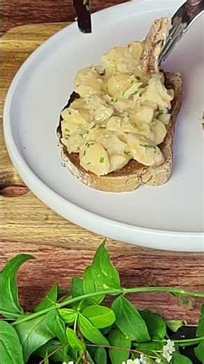 Turning a Tin of Sardines into Dinner #comfortfood #solocooking #sardinesrecipe #beans #bruschetta