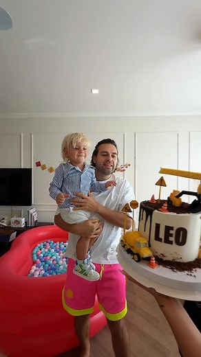 393K views · 39K reactions | My new song OUT NOW  go stream, link in bio @mr.thank.you | Mr. Thank You | Facebook