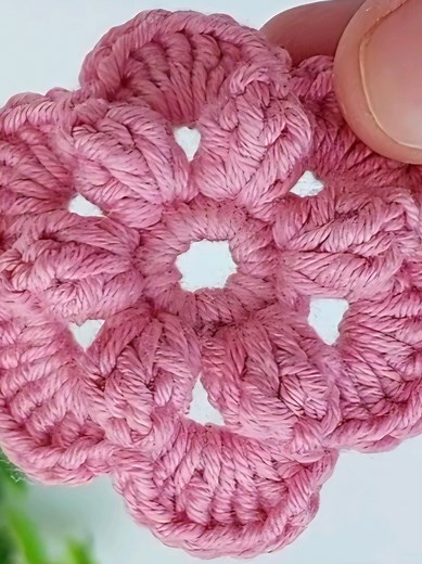 Gorgeous Flower Crochet Tutorial for Beginners