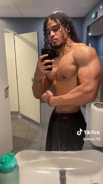 Average Mathematician Explains Physics Concepts