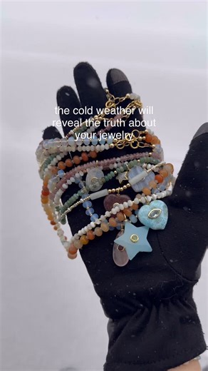 • M A G I • Handmade Jewelry • on Instagram: "easy hack to see if your gems are natural ⬇️ Real gemstones become cold when left untouched. Ever leave your bracelets lying around and come back to find them super cold? they should be! they’re rocks! ✨ Next time you’re shopping inside a store and you see gemstone bracelets, touch them! Room temp? = fake gems🚫 They should be cold even if the room is toasty Did you know this hack already ? Def let me know if you try it !!♥️ #gemstonehack #gemstoneje