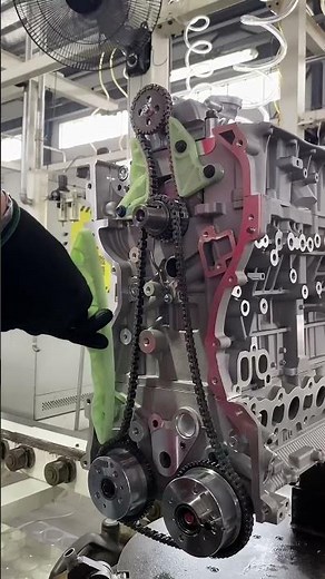 Assembling timing kit for Toyota Engine Motor 2AR in auto Engine factory