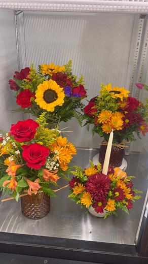 Looking for the best florist in Smyrna? Our cooler is stocked today with beautiful, ready-to-go arrangements — from fall centerpieces and rich burgundy tones to soft pinks and purples. Whether you need Thanksgiving flowers, birthday bouquets, get-well arrangements, or something special “just because,” Tom’s Florist has you covered. We offer same-day delivery in Smyrna, La Vergne, Nolensville, Antioch, Cane Ridge, and Murfreesboro, making it easy to send something truly thoughtful right when it’s