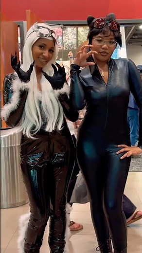 Black Cat Vs Catwoman #catwoman #blackcat #batmancosplay #marvelcosplay #cosplaygirl