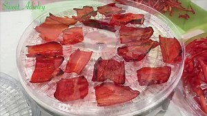 How To Make Paprika Powder At Home With Just One Ingredient Two Ways Homemade Smoked Paprika Powder You can make your own Paprika at home with just one ingredient and the best part is how easy it is to do so. Enjoy 😘✌🏽❤️ Ingredients: Paprika Pepper or Red Bell Pepper Music By: J Adjetey | Sweet Adjeley