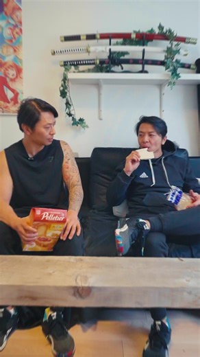 12g de protéines au petit-déj sans toucher aux œufs ni au shake. Le hack est stupidement simple. Biscottes Pelletier fruits rouges. Pendant ce temps le pain de mie blanc c'est 8g de prot pour 100g, zéro fibres, et un index glycémique qui te fait crash plus vite qu'un rage quit après un perfect. Les biscottes fruits rouges ? → 12g de protéines pour 100g → Les vitamines et antioxydants des fruits rouges en bonus → Tu tiens jusqu'à midi sans fouiller dans les placards comme un gobelin