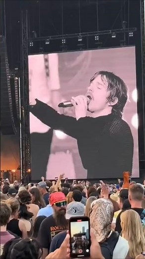 Cigarette Daydreams Live at Lollapalooza 2025 🎶 | Cage The Elephant Dream Performance#lollapalooza