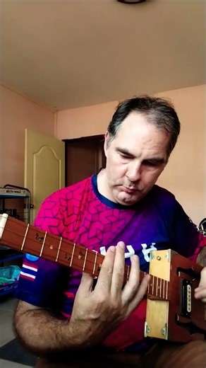 Sunshine of Your Love 3 Strings, No Mercy Guitar Riff