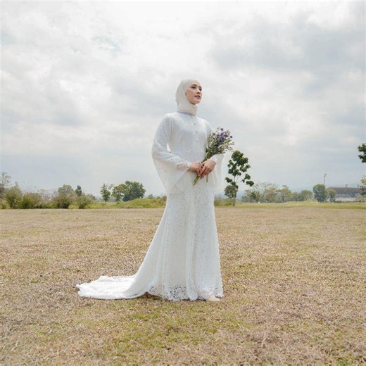 Elegant White Lace Muslim Wedding Dress | Modest Long Sleeve Nikah Gown | Minimalist Islamic Wedding Gown - Elladine Dress - Etsy