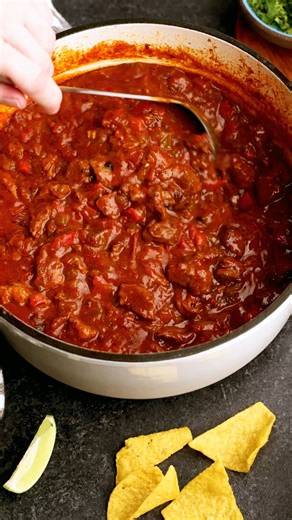 This Texas-style beef chili has melt-in-your-mouth beef, veggies, and a customizable level of heat. No beans here, just beefy flavor! https://thestayathomechef.com/no-bean-chili/ | The Stay At Home Chef