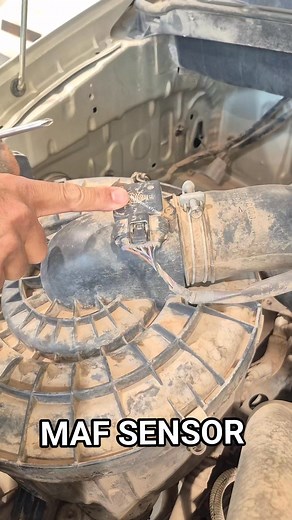 #howto clean MAF sensor #car #tips #tutorial #cleaning #sensor #mechanic #engine #automotive Mechatronics Tyronn | Mechatronics Tyronn