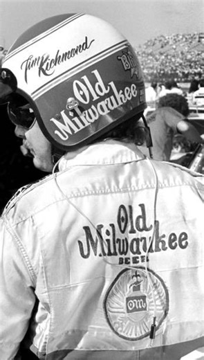 Random Nascar Crashes on Instagram: "February 17th, 1985, the Daytona 500. On lap 71 going into turn 2, Tim Richmond would blow a right front tire. This would cause Richmond to hit the outside wall. Bill Elliott would go on to win the race. #nascar #1985 1985season #daytona #daytonainternationalspeedway daytona500 #crash crashing wreck wrecking nascaroncbs cbssports timrichmond 27 oldmilwaukee pontiac bluemax bluemaxracing motorsport racecars tire blowntire motorsports race racing cup cupseries