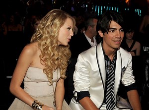 ‘1989’ Is ‘Hands Down’ Sophie Turner’s Favorite Taylor Swift Album