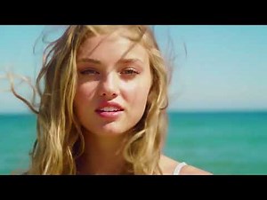 🌊☀️ A beautiful blonde girl on the beach under the bright summer sun #beachgirl #beachgirls #blonde