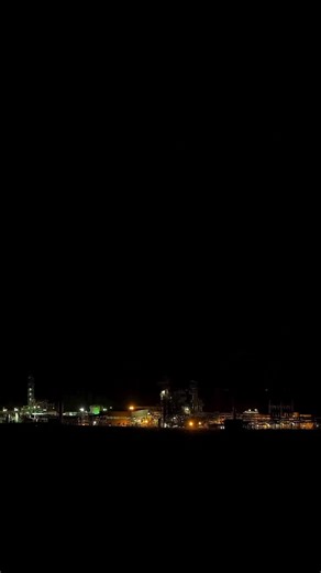 Visgion on Instagram: "A famous festival held in Katakai, Niigata Prefecture, Japan. This video captures the launch and detonation of an immense aerial firework shell, almost certainly from a Japanese fireworks festival (Hanabi Taikai). Based on the scale, the audio environment, and the visual characteristics, this is likely the famous Yonshaku-dama (a 48-inch shell), which is one of the largest single firework shells in the world, traditionally launched at the Katakai Fireworks Festival in Niig