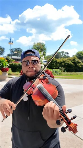 15K views · 2.8K reactions | I swear my head be filled with so many melodies 勞 Song: Plies ft. Akon - Hypnotized  @jonathan_scott_young #violin #violinist #reels #reel #instagood #explore #viral #music #instagramreels #throwback #hiphop #cover | Dominique Hammons | Facebook