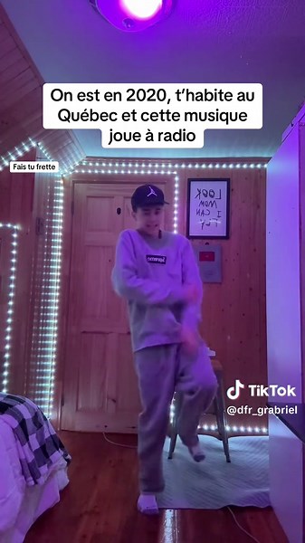 A school aussi 😍 #fyp #viral #quebec #france #mtl #pourtoi #musique #banger #radio