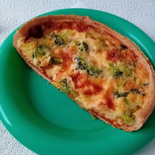 Quiche - Broccoli Tomato & Cheddar