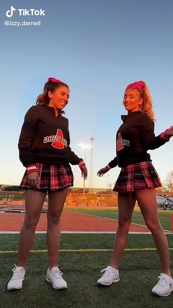 Oh yeah it’s game day!!! @dancer.1.7.1 #gameday #gopink #fyp #fy #football #bama