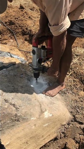 Mini Rock Blasting 💥 | Short Field Explosion