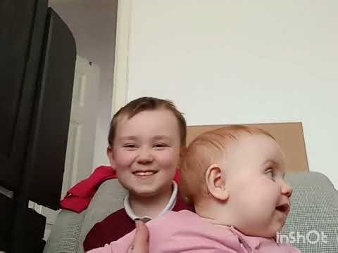 Charlie bit my finger - again ! (credits to ‪@HDCYT‬ for original upload)