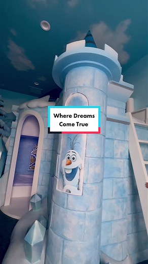 The perfect playhouse for every member of the fam ✨ (🎥: @homeoftheharveys) #Vrbo #VacationRental #BetterTogether #FamilyTrip #DisneyWorld #MagicalStays