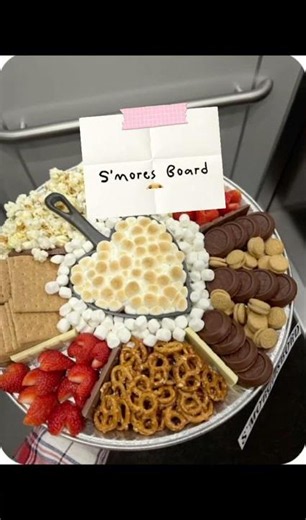 Sleepover snack ideas! 💗🍪🍭🍬 #fypシ゚viral #fypシ #sleepover #snacks #ideas