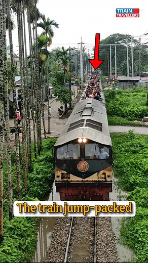 World's most crowded train #traintravellers #train #america #usareels #USAToday #europe #germany | Train Travellers