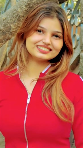 Vip Rahan Vip Khan 👑 || SAMIKSHA DANCE VIDEO || #viralshort #marathisong #youtubeshorts #shorts