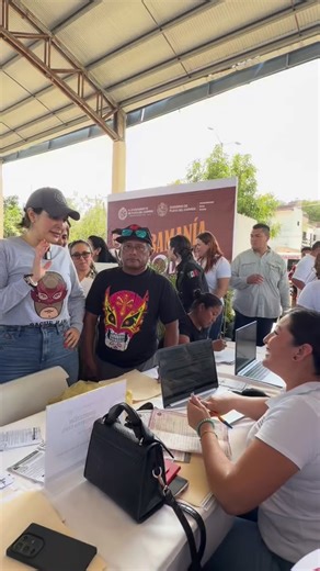 Si tienes algún problema con tu acta de nacimiento y necesitas una corrección o digitalización, puedes registrarte en 👉 www.llave.gob.mx y realizar tu trámite directamente en línea. Y si eres una persona adulta mayor y necesitas apoyo, puedes acudir a la sede del Registro Civil en el Palacio Nuevo con tu CURP y tu acta de nacimiento, y con gusto te ayudamos. También puedes estar atento a las jornadas de #Chambamanía y realizar tu trámite ahí mismo, de manera rápida y sencilla. En Playa del Carm